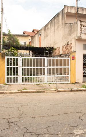 Casa à venda com 80m², 2 quartos e 3 vagasFachada