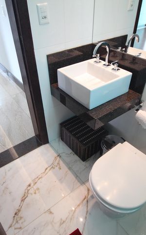 Casa para alugar com 322m², 4 quartos e 4 vagasBanheiro 1