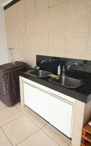 Casa para alugar com 322m², 4 quartos e 4 vagasÁrea de Serviço