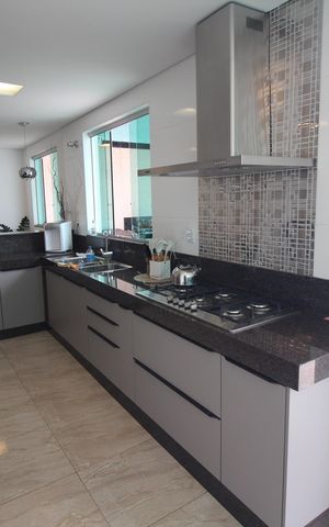 Casa para alugar com 322m², 4 quartos e 4 vagasCozinha