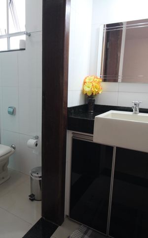 Casa para alugar com 322m², 4 quartos e 4 vagasBanheiro 2