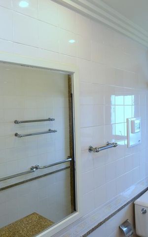 Apartamento à venda com 392m², 4 quartos e 3 vagas Apartamento à venda com 392m², 4 quartos e 3 vagasBanheiro Suíte