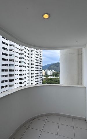 Apartamento à venda com 60m², 3 quartos e 1 vaga Apartamento à venda com 60m², 3 quartos e 1 vagaVaranda