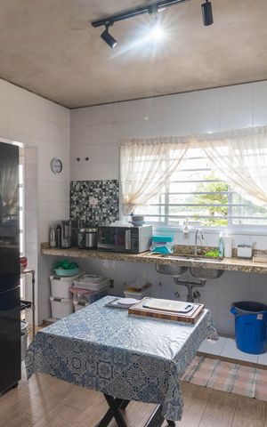 Casa à venda com 230m², 4 quartos e 4 vagas Casa à venda com 230m², 4 quartos e 4 vagasCozinha