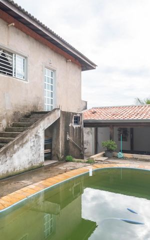 Casa à venda com 230m², 4 quartos e 4 vagas Casa à venda com 230m², 4 quartos e 4 vagasÁrea comum - Piscina