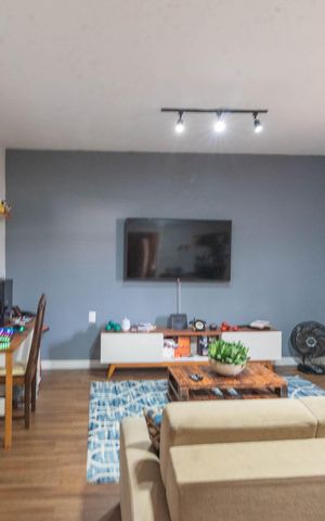 Casa à venda com 230m², 4 quartos e 4 vagas Casa à venda com 230m², 4 quartos e 4 vagasSala