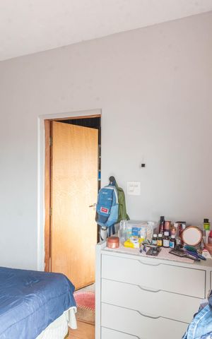 Casa à venda com 230m², 4 quartos e 4 vagas Casa à venda com 230m², 4 quartos e 4 vagasSuíte
