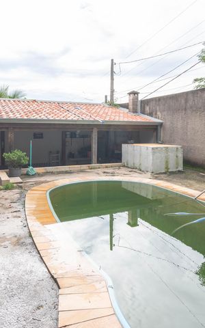 Casa à venda com 230m², 4 quartos e 4 vagas Casa à venda com 230m², 4 quartos e 4 vagasÁrea comum - Piscina