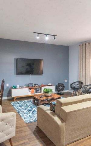 Casa à venda com 230m², 4 quartos e 4 vagas Casa à venda com 230m², 4 quartos e 4 vagasSala