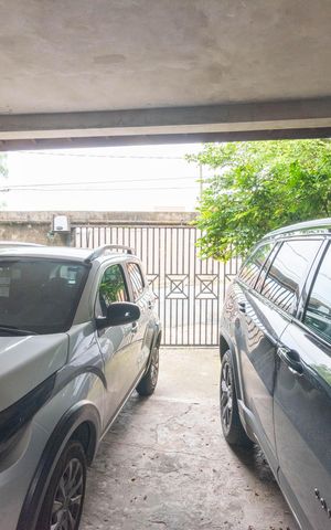 Casa à venda com 230m², 4 quartos e 4 vagas Casa à venda com 230m², 4 quartos e 4 vagasGaragem