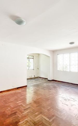 Casa para alugar com 330m², 4 quartos e 8 vagas Casa para alugar com 330m², 4 quartos e 8 vagasSala