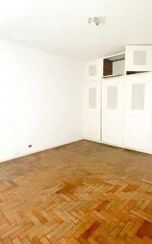 Casa para alugar com 330m², 4 quartos e 8 vagas Casa para alugar com 330m², 4 quartos e 8 vagasQuarto 4