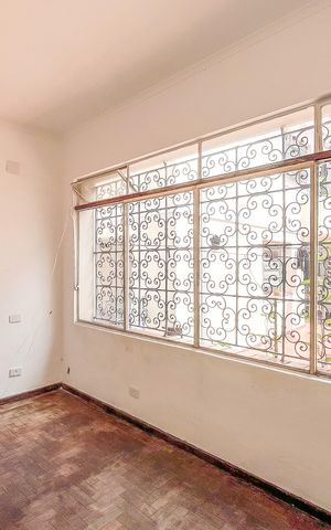 Casa para alugar com 330m², 4 quartos e 8 vagas Casa para alugar com 330m², 4 quartos e 8 vagasSala