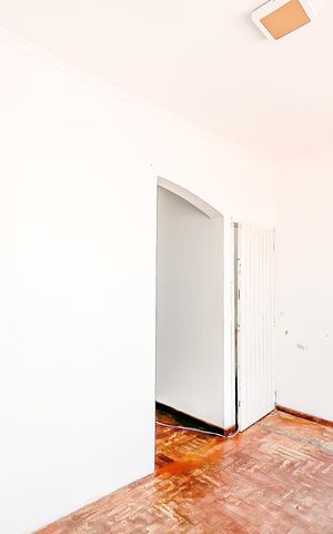 Casa para alugar com 330m², 4 quartos e 8 vagas Casa para alugar com 330m², 4 quartos e 8 vagasSala