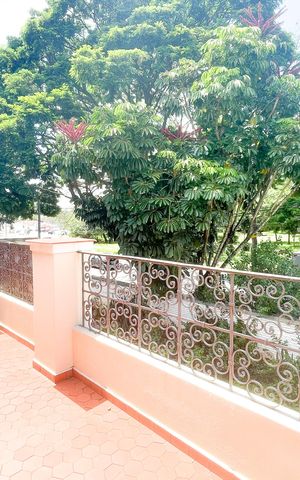 Casa para alugar com 330m², 4 quartos e 8 vagas Casa para alugar com 330m², 4 quartos e 8 vagasSacada