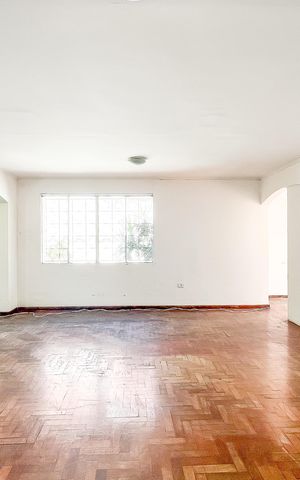 Casa para alugar com 330m², 4 quartos e 8 vagas Casa para alugar com 330m², 4 quartos e 8 vagasSala