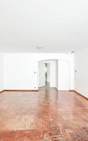Casa para alugar com 330m², 4 quartos e 8 vagas Casa para alugar com 330m², 4 quartos e 8 vagasSala