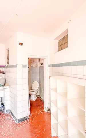 Casa para alugar com 330m², 4 quartos e 8 vagas Casa para alugar com 330m², 4 quartos e 8 vagasÁrea de Serviço