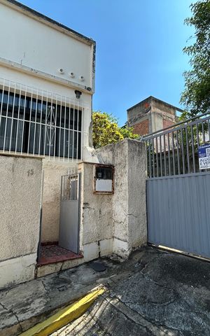 Casa à venda com 121m², 2 quartos e 1 vagaFachada + plaquinha