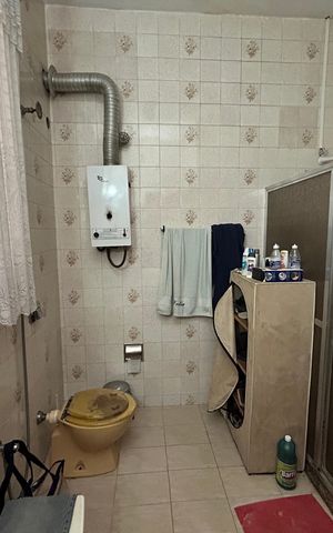 Casa à venda com 121m², 2 quartos e 1 vagaBanheiro
