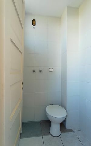 Apartamento à venda com 77m², 2 quartos e 1 vaga Apartamento à venda com 77m², 2 quartos e 1 vagaBanheiro auxiliar