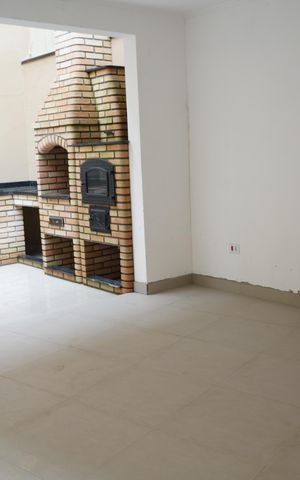 Casa à venda com 227m², 3 quartos e 5 vagasChurrasqueira