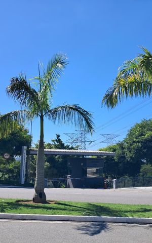Casa de condomínio à venda com 430m², 4 quartos e 6 vagas Casa de condomínio à venda com 430m², 4 quartos e 6 vagasVista da Rua