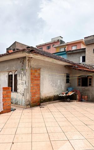 Casa à venda com 250m², 4 quartos e 3 vagas Casa à venda com 250m², 4 quartos e 3 vagasSacada - Casa 1