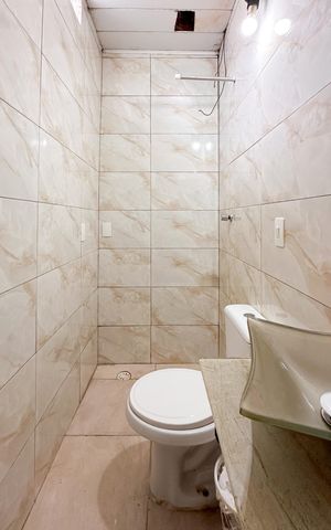 Casa à venda com 250m², 4 quartos e 3 vagas Casa à venda com 250m², 4 quartos e 3 vagasBanheiro Social - Casa 1