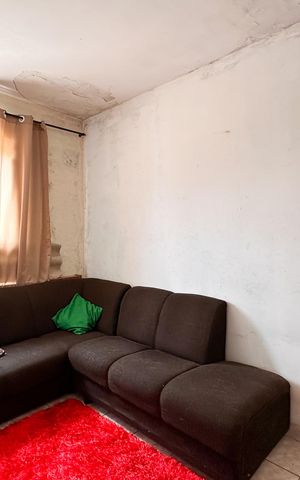Casa à venda com 250m², 4 quartos e 3 vagas Casa à venda com 250m², 4 quartos e 3 vagasSala - Casa 1