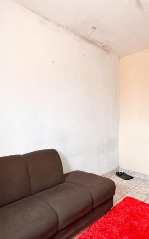 Casa à venda com 250m², 4 quartos e 3 vagas Casa à venda com 250m², 4 quartos e 3 vagasSala - Casa 1