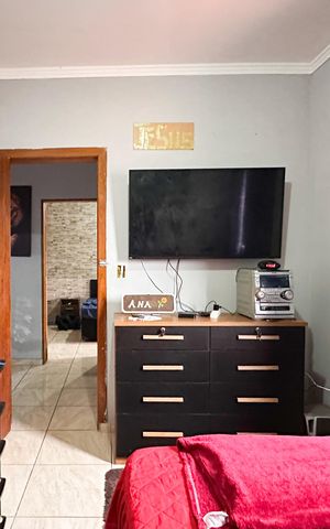Casa à venda com 250m², 4 quartos e 3 vagas Casa à venda com 250m², 4 quartos e 3 vagasQuarto - Casa 2
