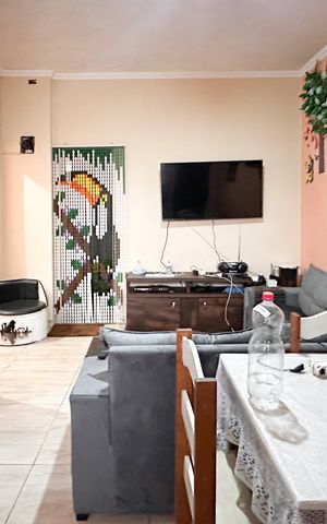 Casa à venda com 250m², 4 quartos e 3 vagas Casa à venda com 250m², 4 quartos e 3 vagasSala - Casa 2