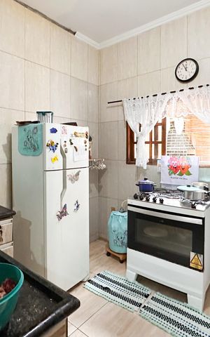 Casa à venda com 250m², 4 quartos e 3 vagas Casa à venda com 250m², 4 quartos e 3 vagasCozinha - Casa 2