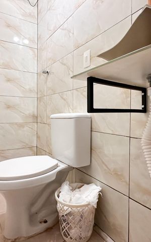 Casa à venda com 250m², 4 quartos e 3 vagas Casa à venda com 250m², 4 quartos e 3 vagasBanheiro Social - Casa 1