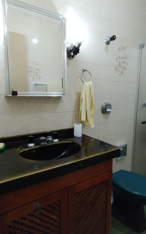 Casa à venda com 300m², 3 quartos e 4 vagas Casa à venda com 300m², 3 quartos e 4 vagasBanheiro