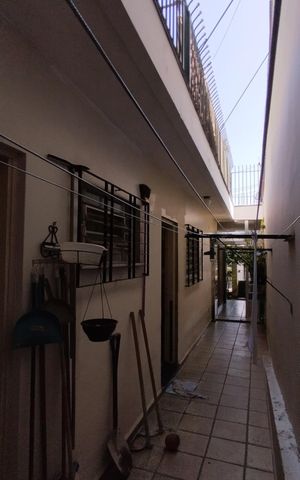 Casa à venda com 300m², 3 quartos e 4 vagas Casa à venda com 300m², 3 quartos e 4 vagasÁrea externa