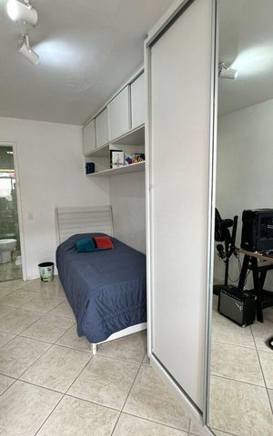 Apartamento à venda com 300m², 4 quartos e 2 vagas Apartamento à venda com 300m², 4 quartos e 2 vagasQuarto 2