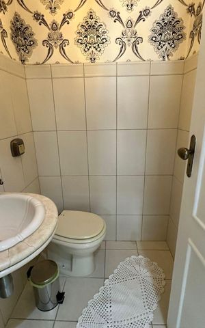 Apartamento à venda com 300m², 4 quartos e 2 vagas Apartamento à venda com 300m², 4 quartos e 2 vagasLavabo