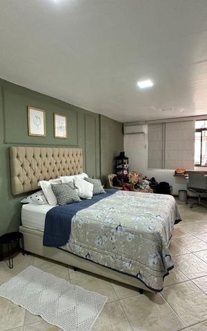 Apartamento à venda com 300m², 4 quartos e 2 vagas Apartamento à venda com 300m², 4 quartos e 2 vagasQuarto 1