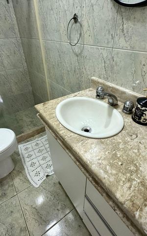 Apartamento à venda com 300m², 4 quartos e 2 vagas Apartamento à venda com 300m², 4 quartos e 2 vagasBanheiro do Quarto 2