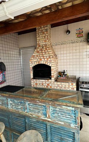 Apartamento à venda com 300m², 4 quartos e 2 vagas Apartamento à venda com 300m², 4 quartos e 2 vagasCobertura