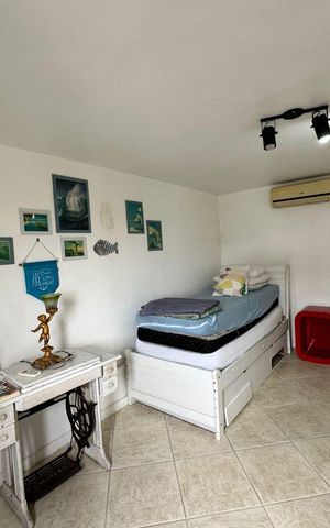 Apartamento à venda com 300m², 4 quartos e 2 vagas Apartamento à venda com 300m², 4 quartos e 2 vagasQuarto 4