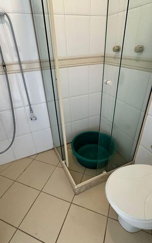 Apartamento à venda com 300m², 4 quartos e 2 vagas Apartamento à venda com 300m², 4 quartos e 2 vagasBanheiro de serviço