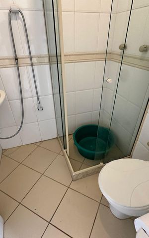 Apartamento à venda com 300m², 4 quartos e 2 vagas Apartamento à venda com 300m², 4 quartos e 2 vagasBanheiro de serviço