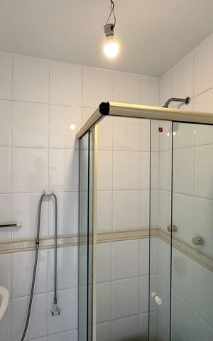 Apartamento à venda com 300m², 4 quartos e 2 vagas Apartamento à venda com 300m², 4 quartos e 2 vagasBanheiro de serviço