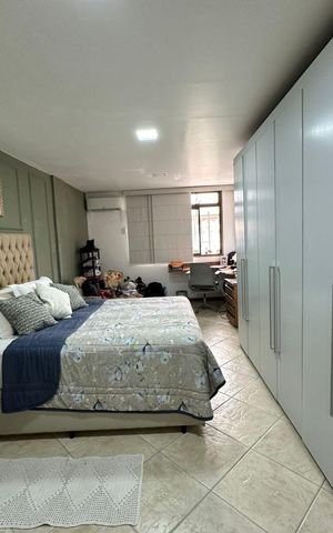 Apartamento à venda com 300m², 4 quartos e 2 vagas Apartamento à venda com 300m², 4 quartos e 2 vagasQuarto 1