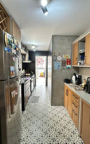 Apartamento à venda com 300m², 4 quartos e 2 vagas Apartamento à venda com 300m², 4 quartos e 2 vagasCozinha