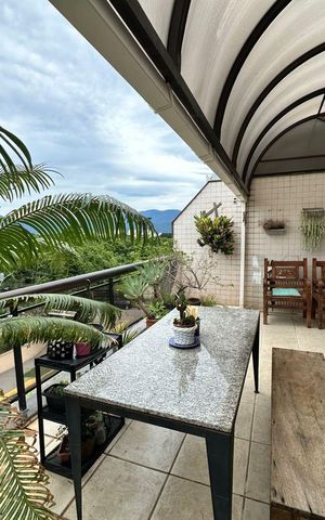 Apartamento à venda com 300m², 4 quartos e 2 vagas Apartamento à venda com 300m², 4 quartos e 2 vagasVaranda