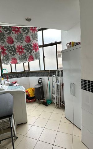 Apartamento à venda com 300m², 4 quartos e 2 vagas Apartamento à venda com 300m², 4 quartos e 2 vagasÁrea de Serviço